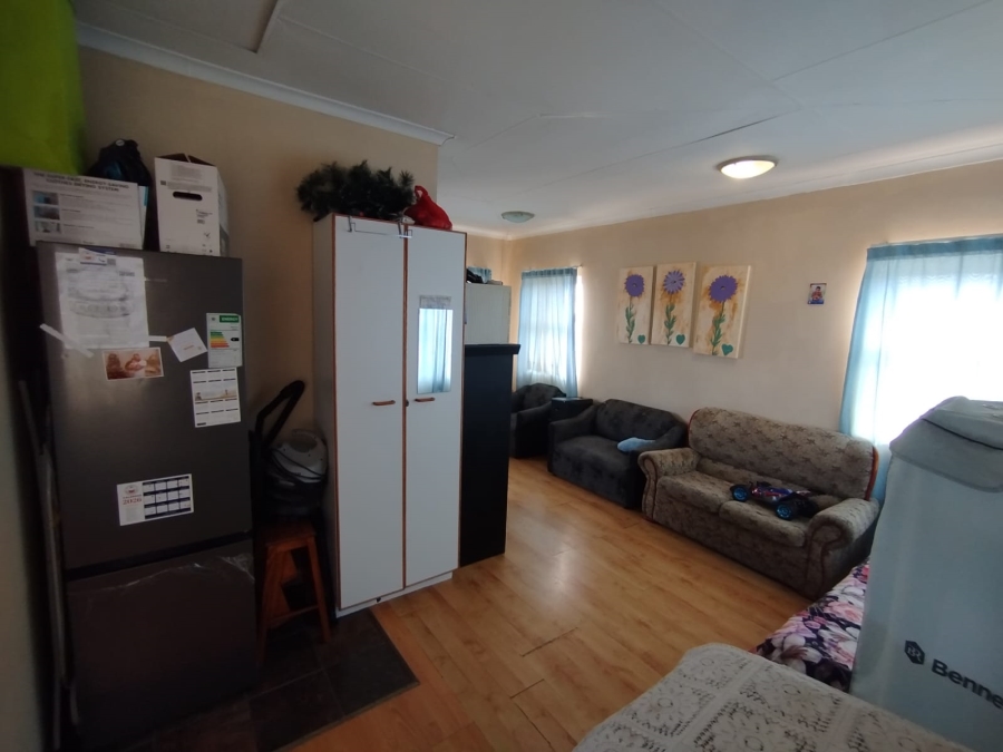 To Let 1 Bedroom Property for Rent in Country Club Western Cape